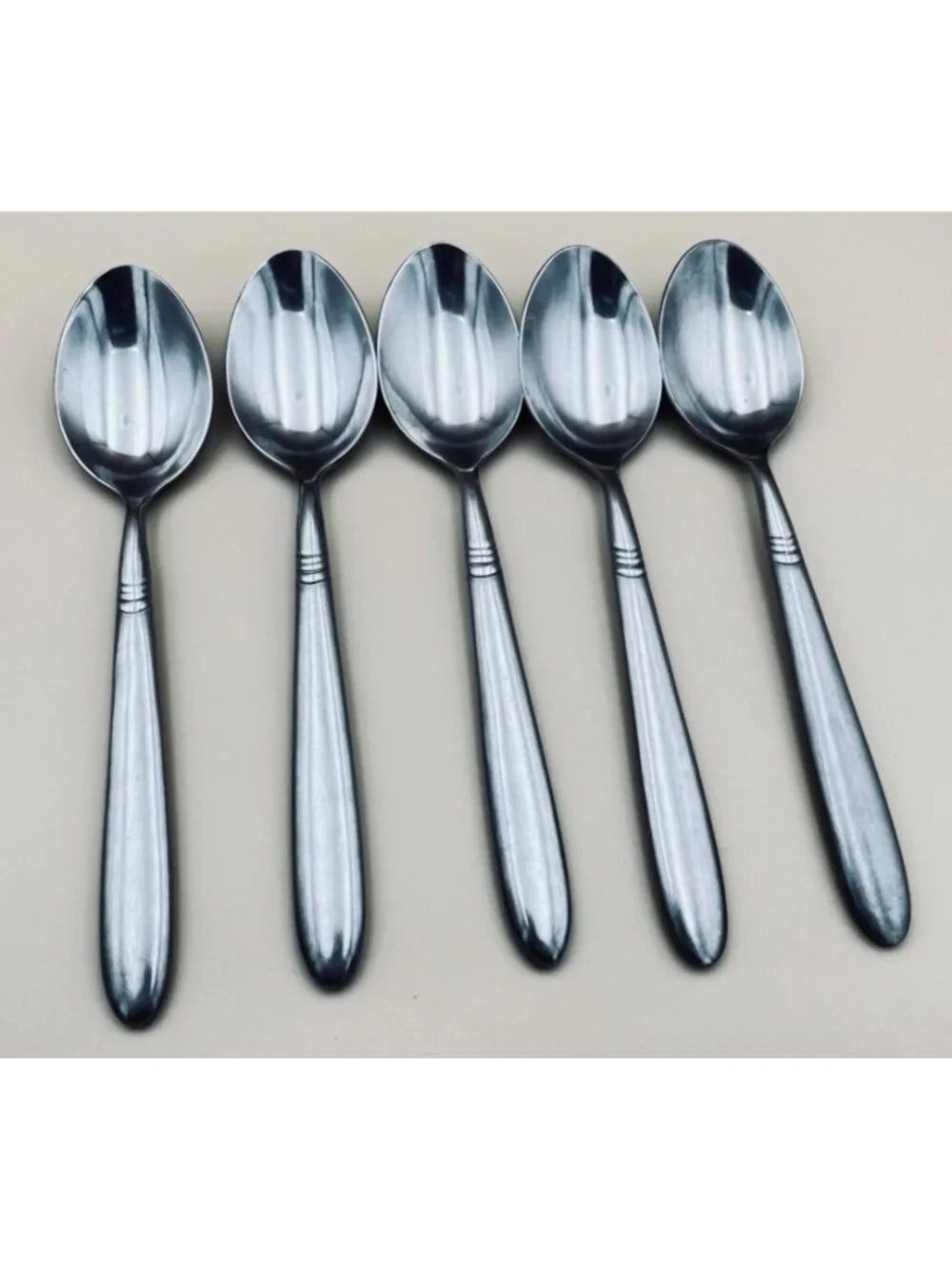 5 Hampton Silversmiths AMARE Stainless Steel Oval Soup Spoons